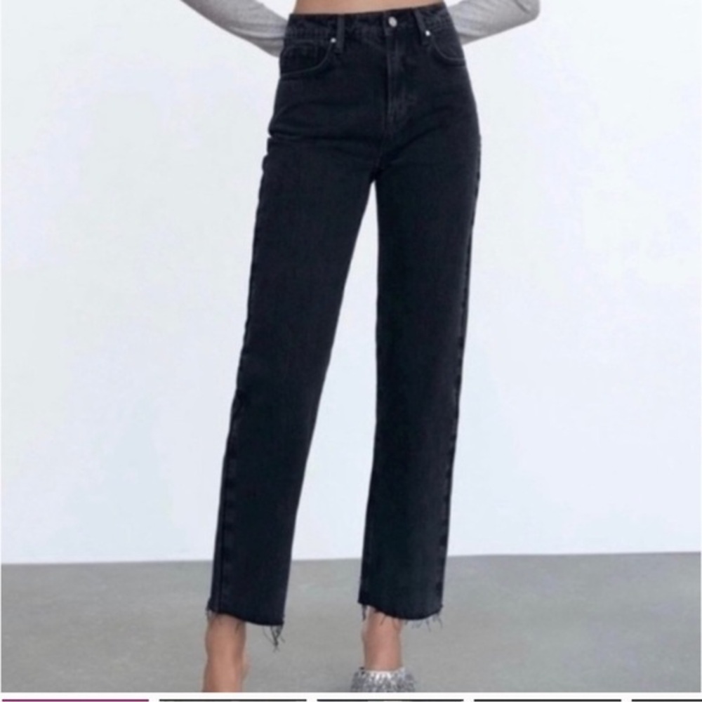 Zara Woman’s High Rise Black Washed Straight Crop Jeans